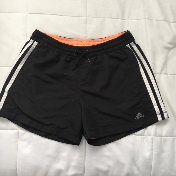 Classic Adidas shorts - Picture 1 of 2